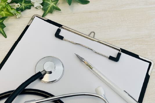 ドクターチェックと自毛植毛の株数診断